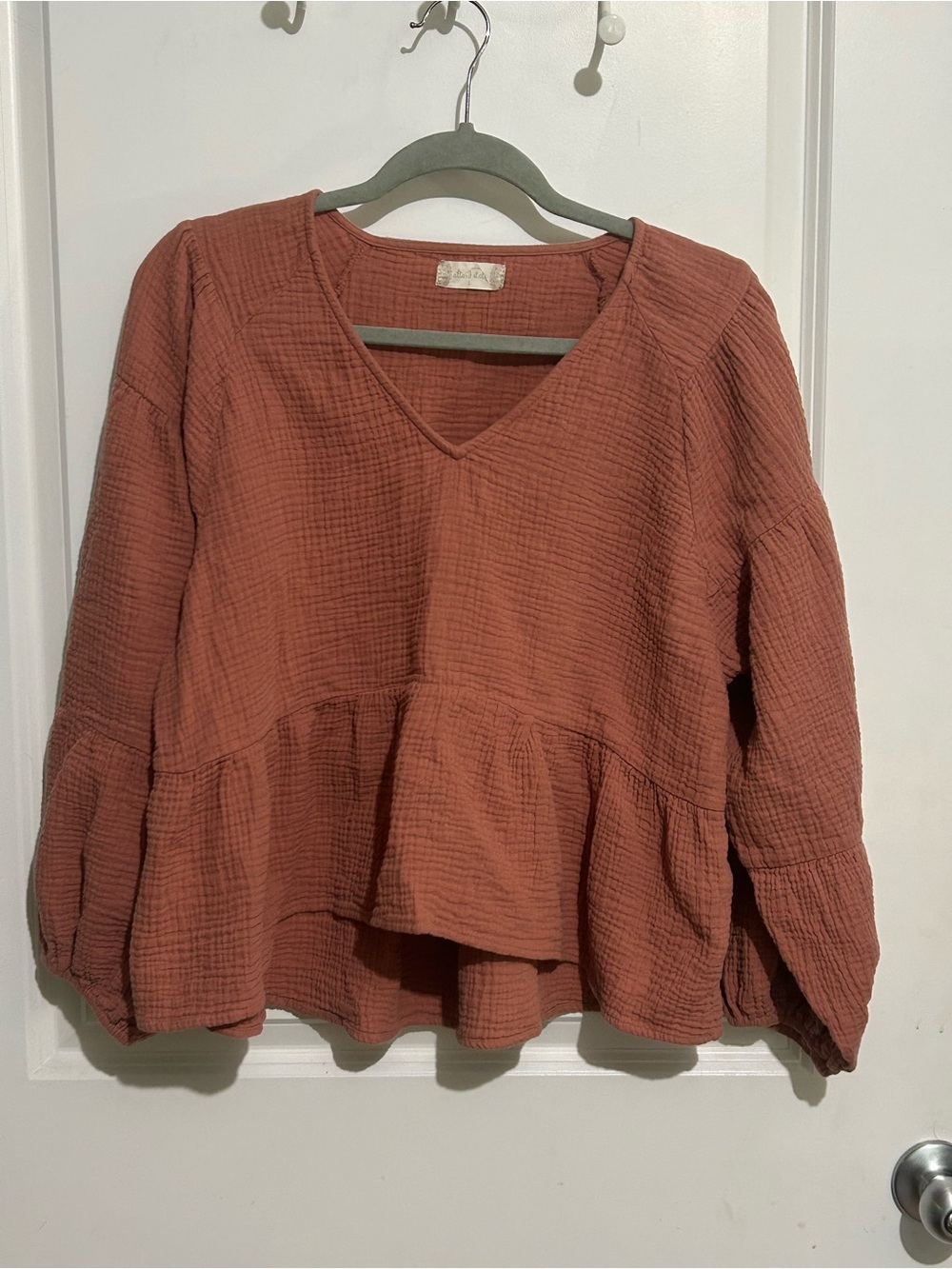 Altar'd State Dusty Rose Gauze Peplum Blouse Size L